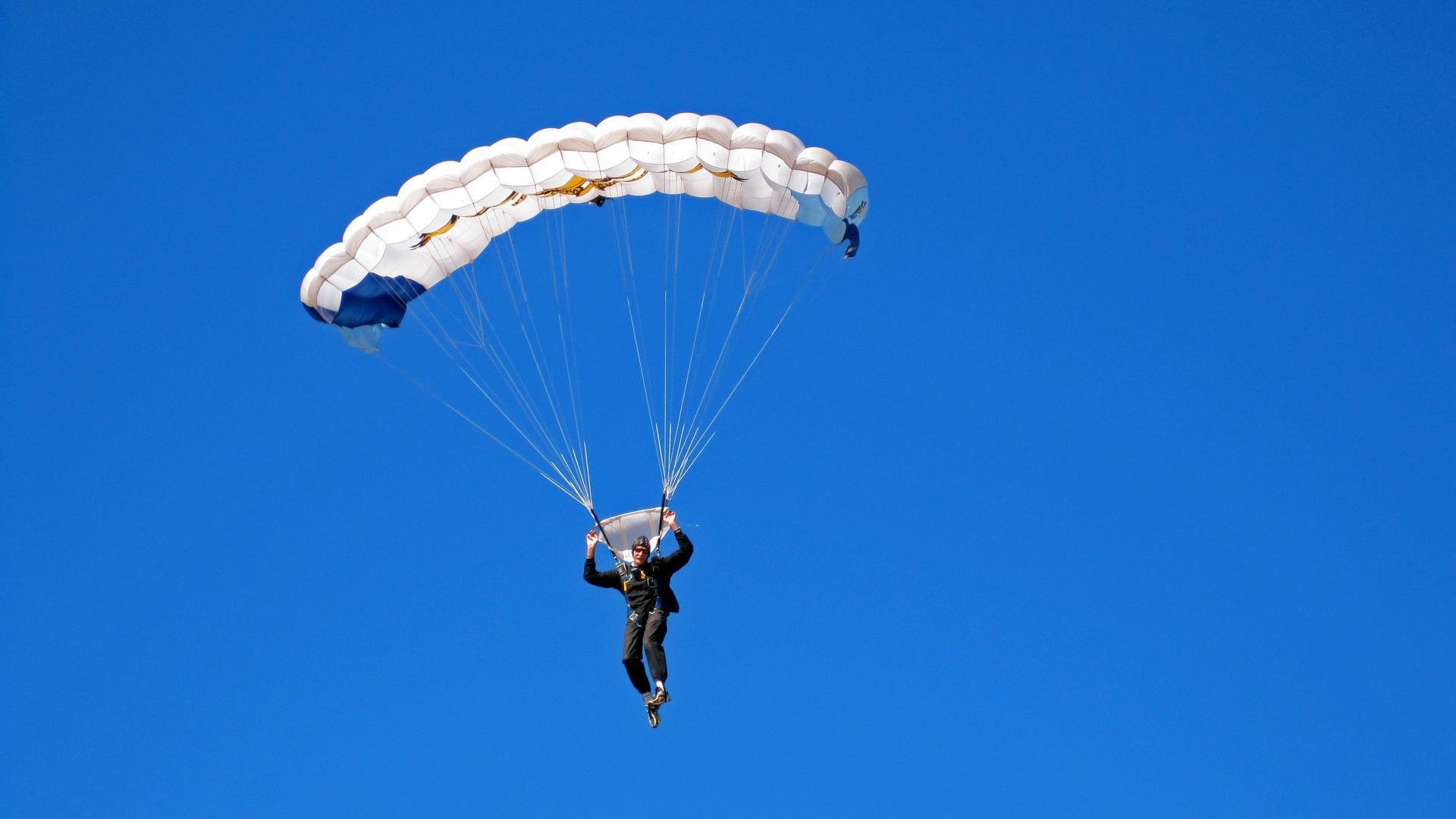 欧冠半决赛之夜，德里赫特如何成为攻防转换的隐形心脏